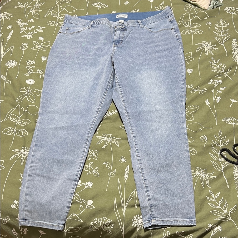 Universal Thread Light Blue Ankle Jeans